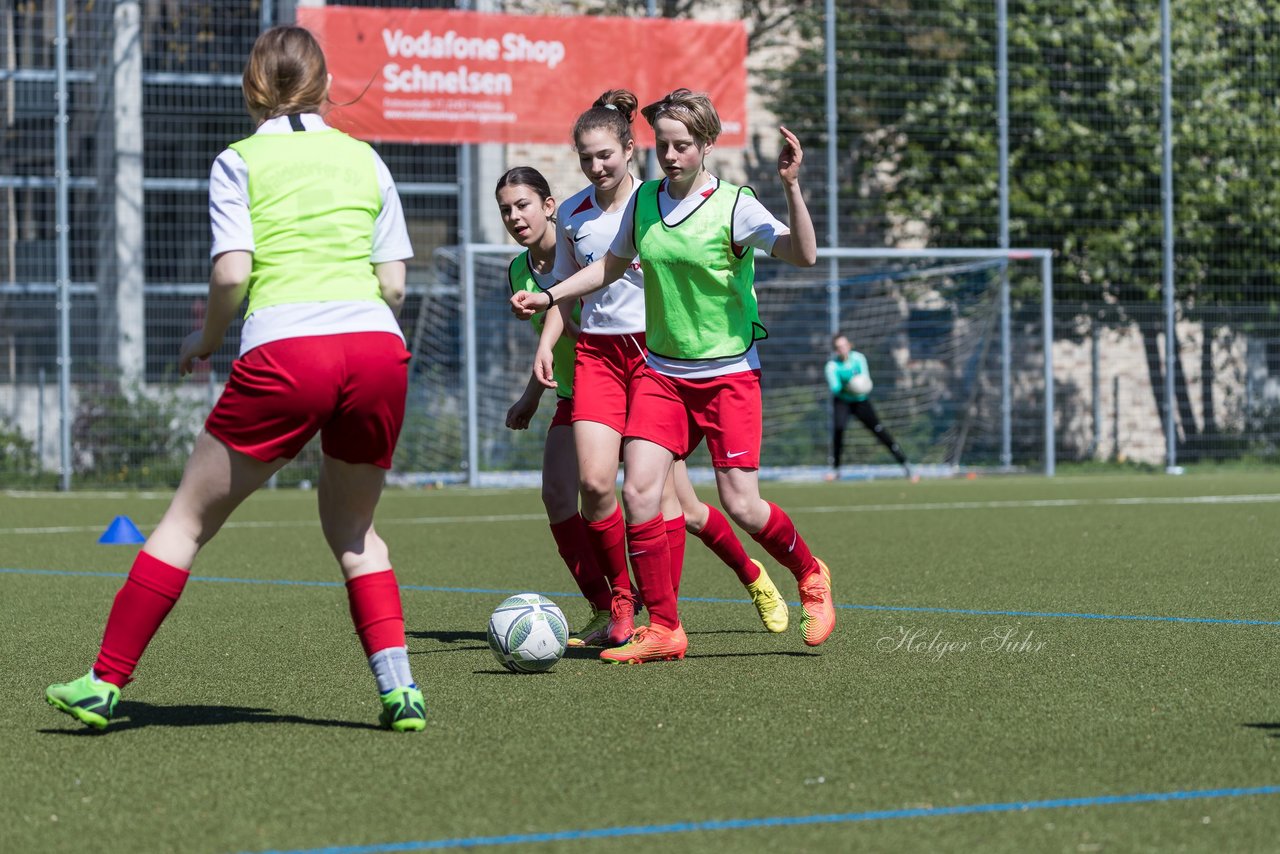 Bild 99 - wCJ Germania Schnelsen - Walddoerfer SV : Ergebnis: 0:6